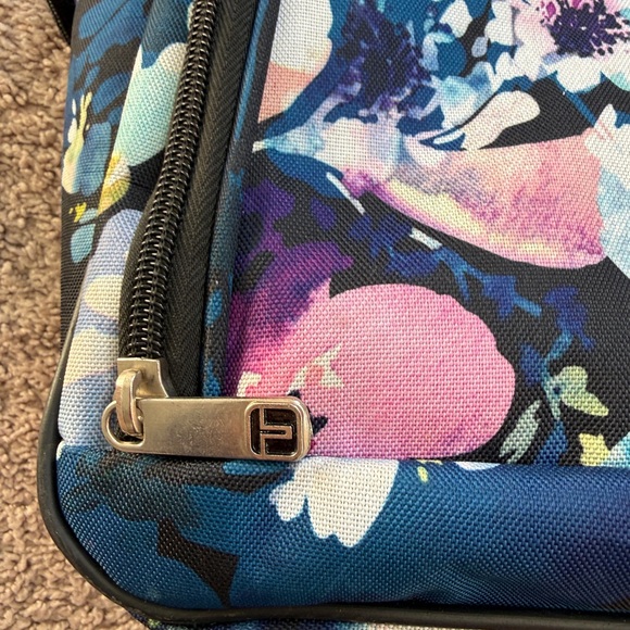 Tag Floral Blue and Pink Travel Bag - Picture 11 of 14